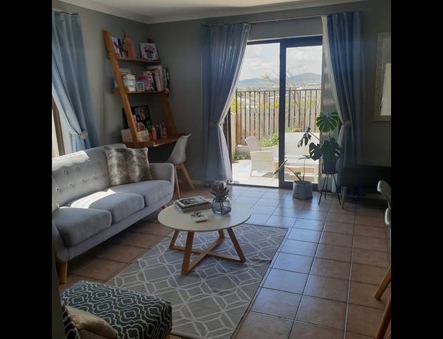 2 BEDROOM SECTIONAL TITLE FOR SALE IN WEST BEACH